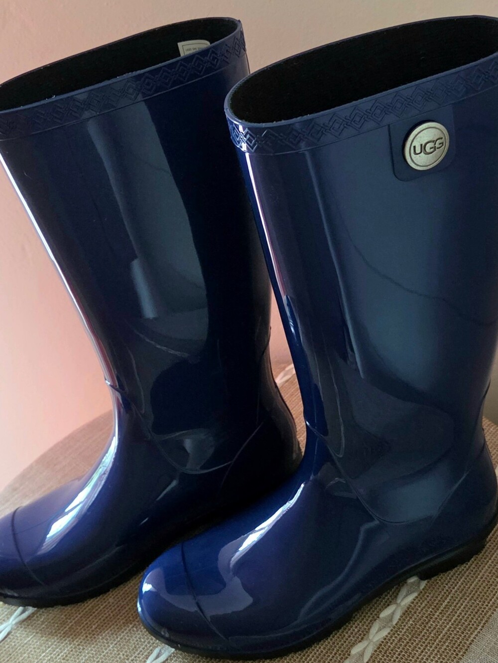 UGG Shaye Navy Blue Waterproof High Gloss Rubber Rain Boots Size 6